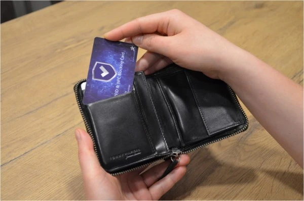 Zubehör Action-Spielzeug Makakaontherun RFID NFC Blocker Karte Blau 2 Zubehör Action-Spielzeug Makakaontherun RFID NFC Blocker Karte Blau – Bild 2